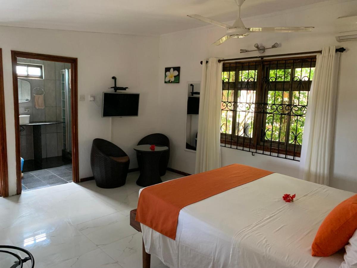 Amitie Chalets Praslin Grand Anse  Exterior photo