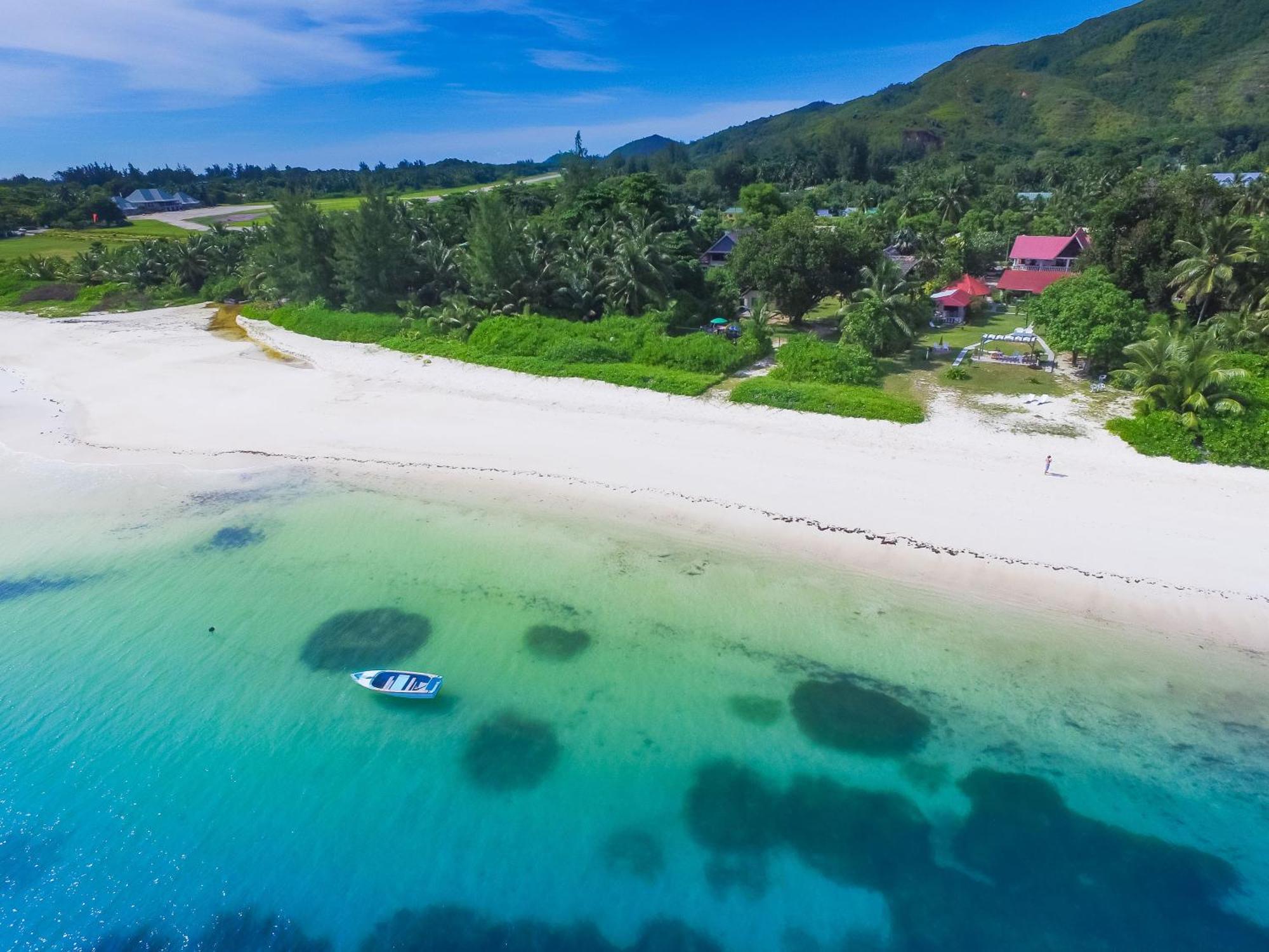 Amitie Chalets Praslin Grand Anse  Exterior photo