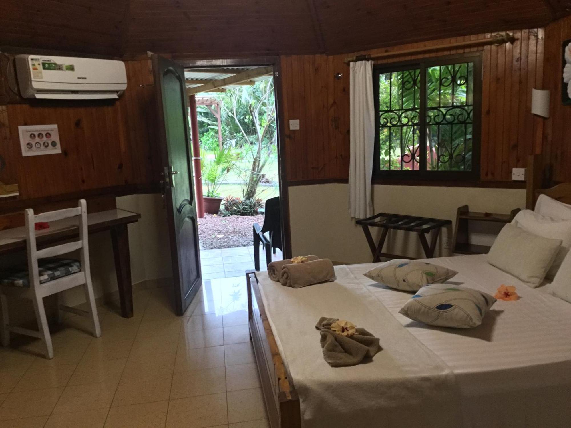 Amitie Chalets Praslin Grand Anse  Exterior photo